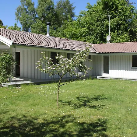 Cozy And Well-appointed Summer House In Hornbaek