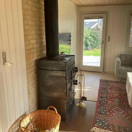 בית נופש Cozy And Well-appointed Summer House In Hornbæk