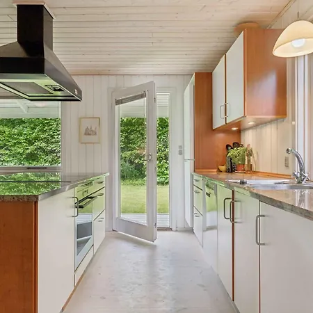 Cozy And Well-appointed Summer House In *