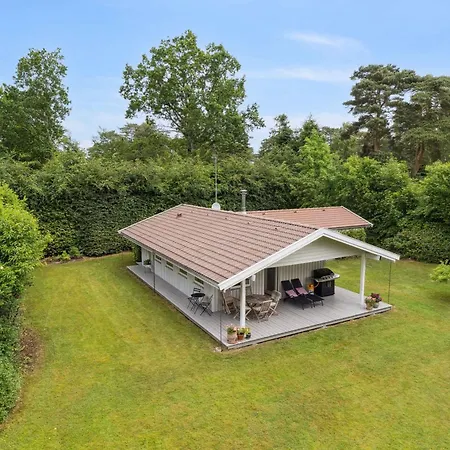 בית נופש Cozy And Well-appointed Summer House In Hornbæk