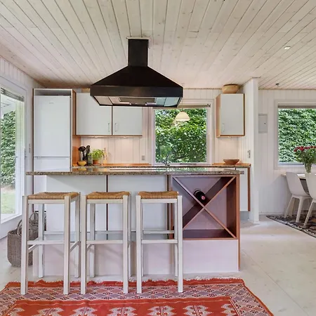 Cozy And Well-appointed Summer House In Hornbæk