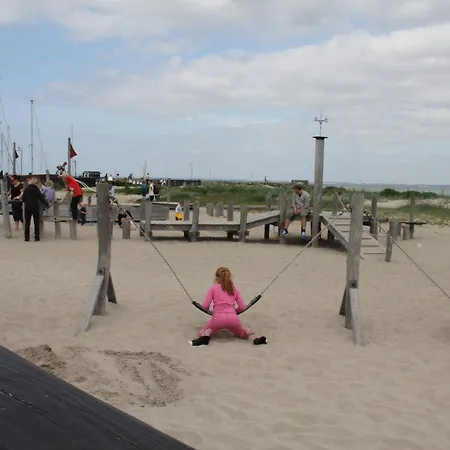 Cozy And Well-appointed Summer House In * Hornbæk